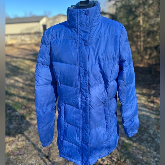 L.L. Bean puffer coat. LL Bean jacket. Size medium. Blue. Inside drawstring - Picture 1 of 10